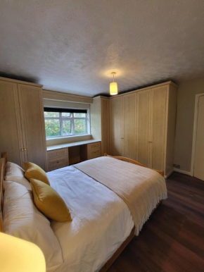 Tile Cross Entire Apartment - Near Airport, NEC & More